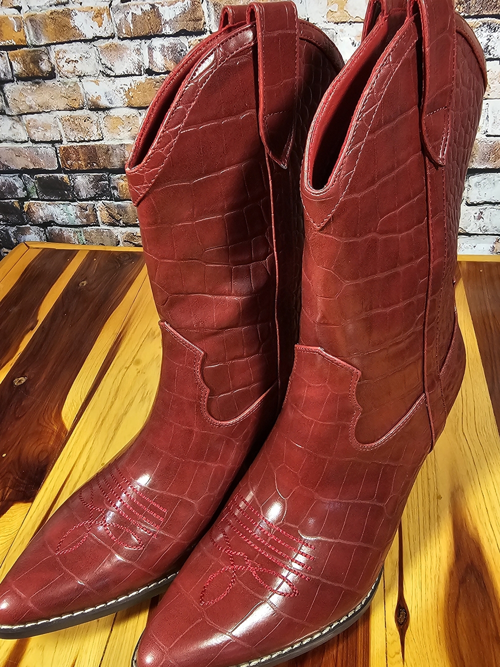 Coconuts by Matisse Benji Red Croc Western Cowboy Boots Women’s 9.5 NIB